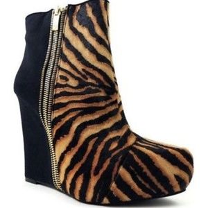 Rachel Roy RFCamino wedge booties